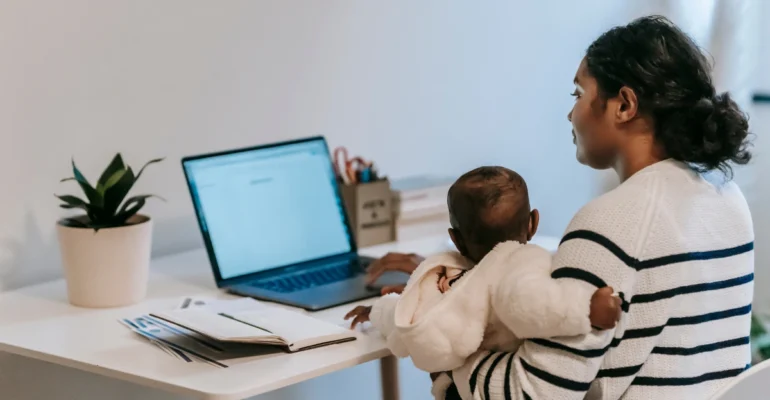 mom-working-from-home