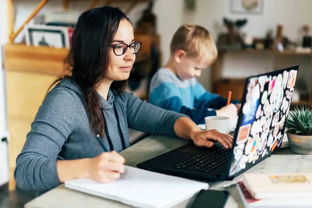LGC offers suitable online courses for housewives